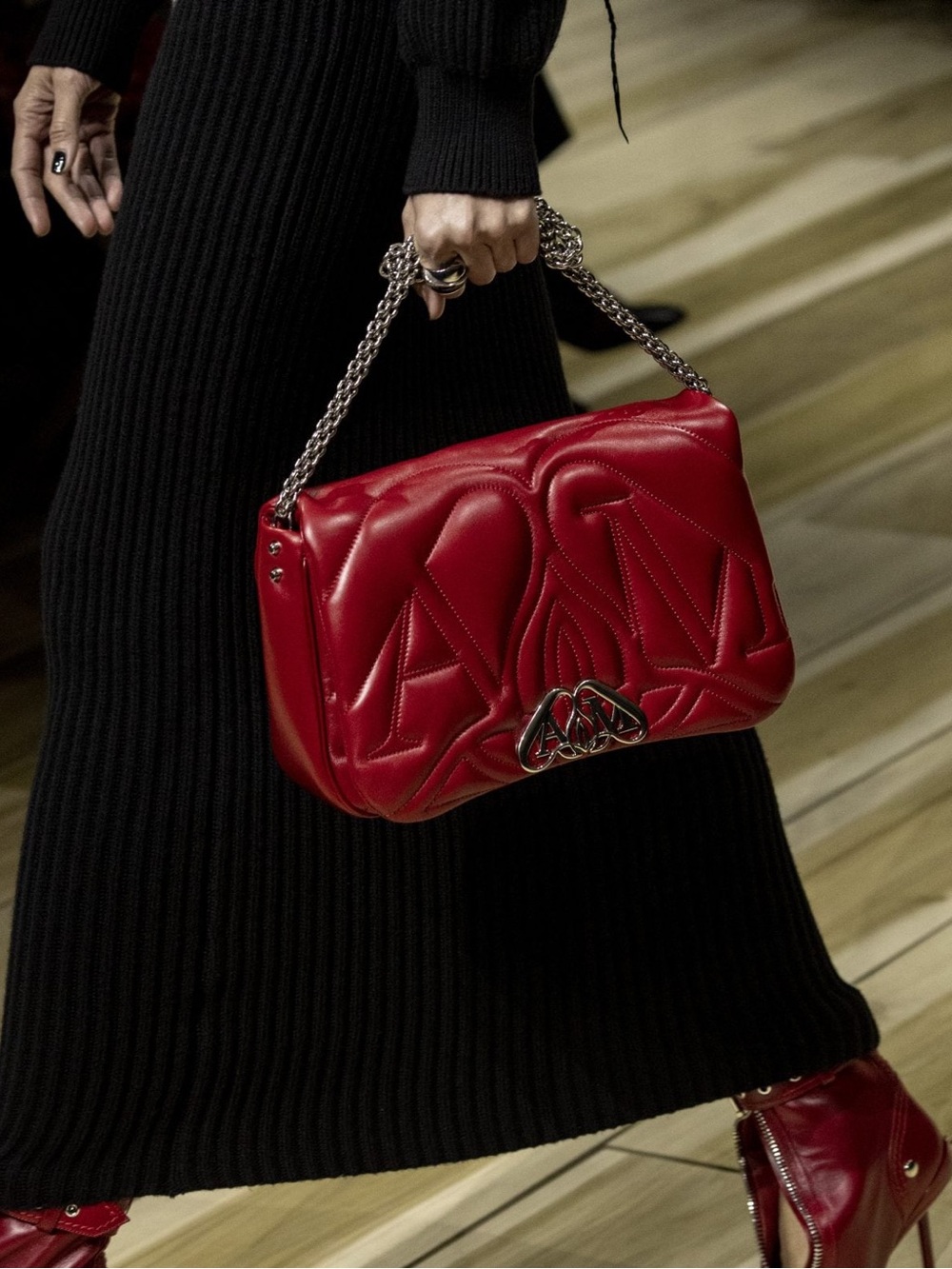 NWT Alexander McQueen Small Seal Quilted Chain Shoulder Bag in Cherry Red